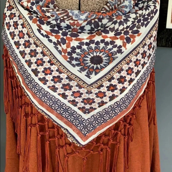 Style
& co Retro Romance top/detachable scarf top - Picture 2 of 8